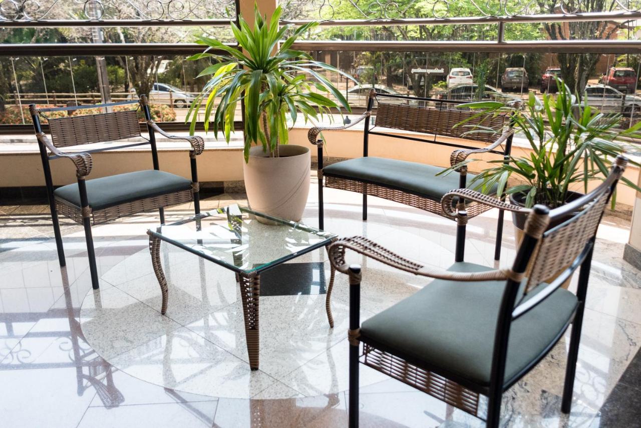Holambra Garden Hotel ภายนอก รูปภาพ Wrought iron furniture