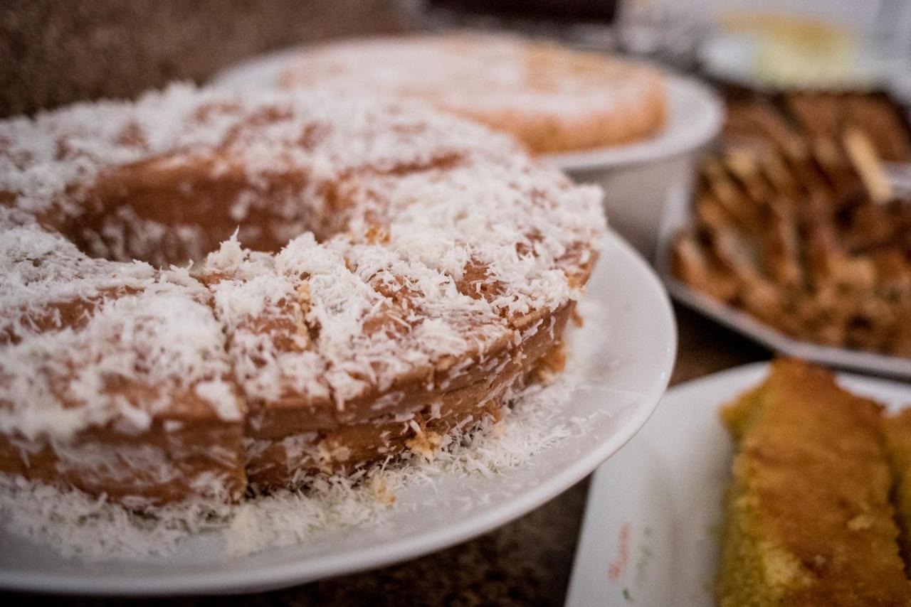Holambra Garden Hotel ภายนอก รูปภาพ A coconut cake