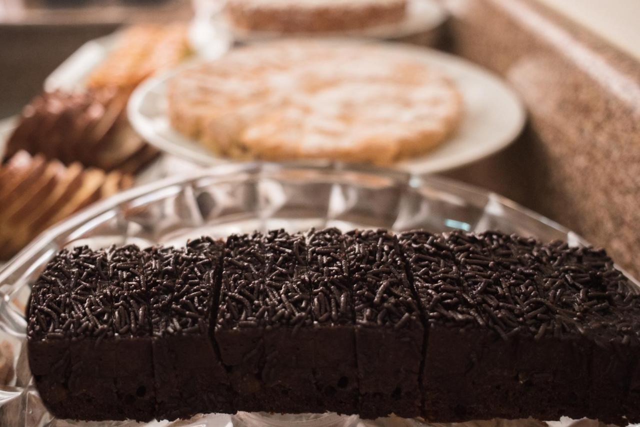 Holambra Garden Hotel ภายนอก รูปภาพ Chocolate cake