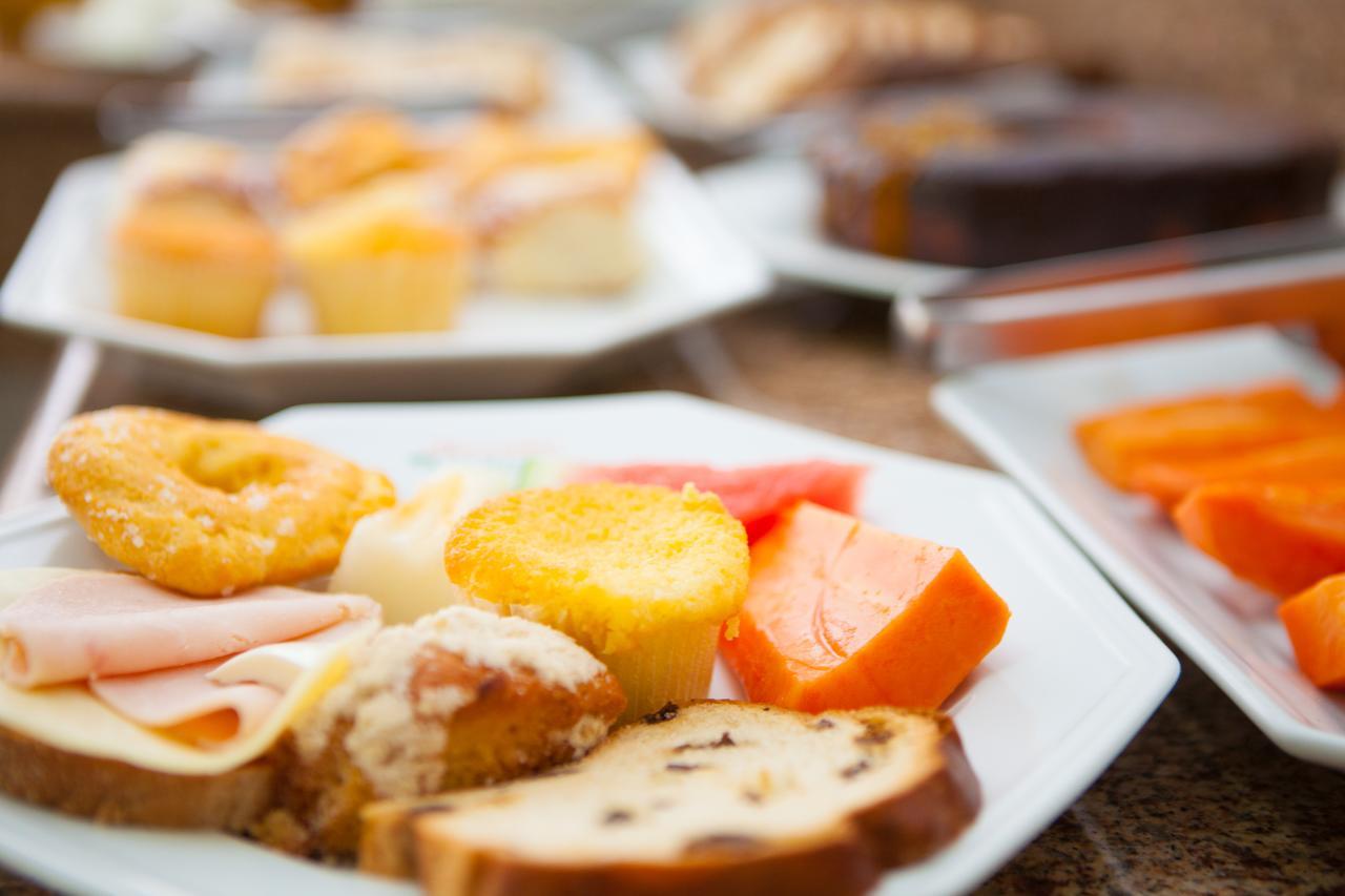 Holambra Garden Hotel ภายนอก รูปภาพ A selection of finger food